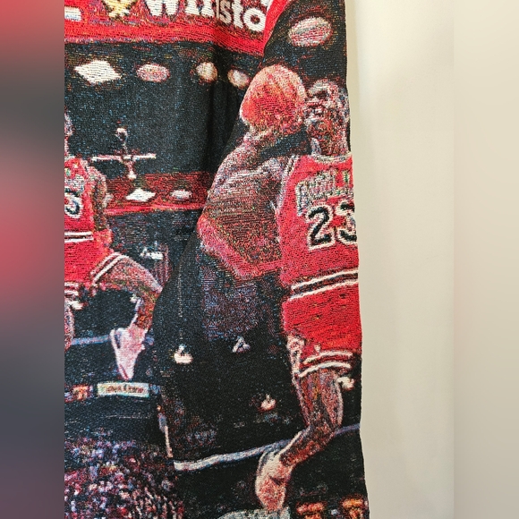Michael Jordan Jump Shot x Kobe Bryant Tapestry Hoodie Sz M Brand New! - Picture 7 of 8